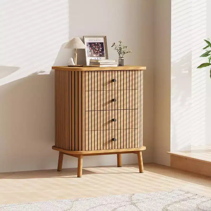 Cassettiera a 4 cassetti in vimini con gambe in legno, mobile contenitore naturale con maniglie nere, cassettiera multiuso per camera da letto, soggiorno, corridoio