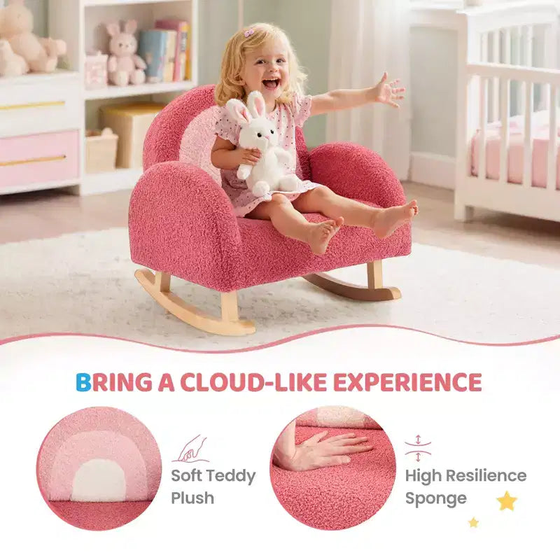 Poltroncina imbottita a dondolo per bambini, in morbido tessuto teddy sfumato, con struttura in legno, ideale per la lettura