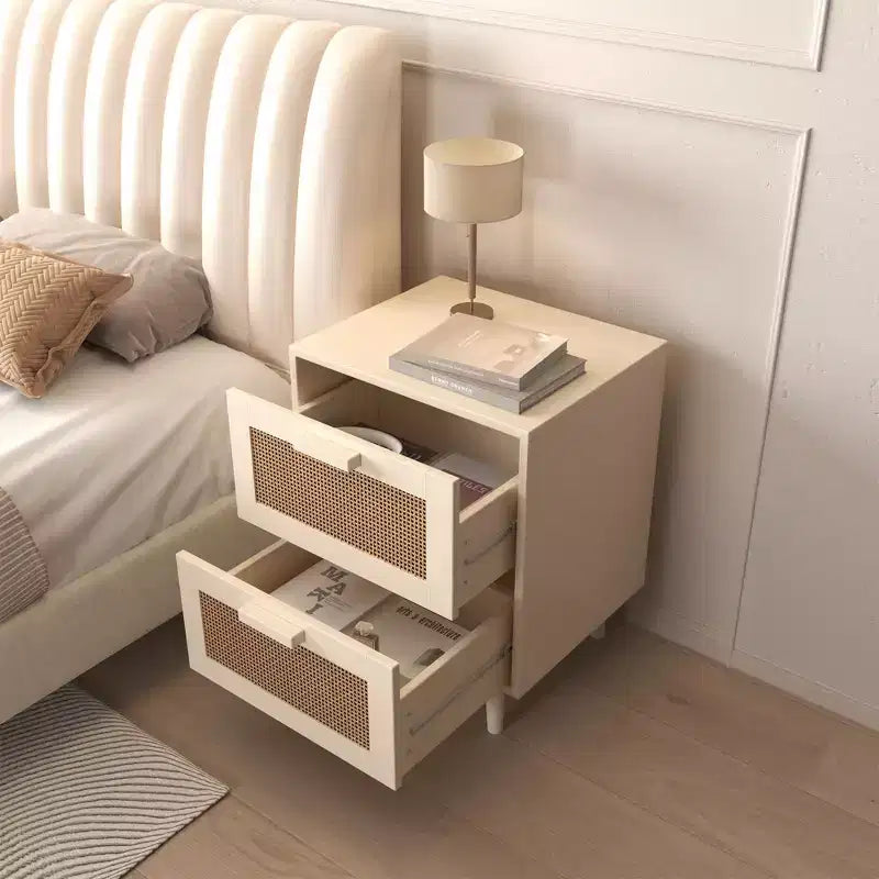 Comodino in Rattan, Tavolino in Legno, Tavolino con 2 Cassetti Decorati in Finto Rattan, Comodino, Tavolino in Legno con Contenitore per Soggiorno